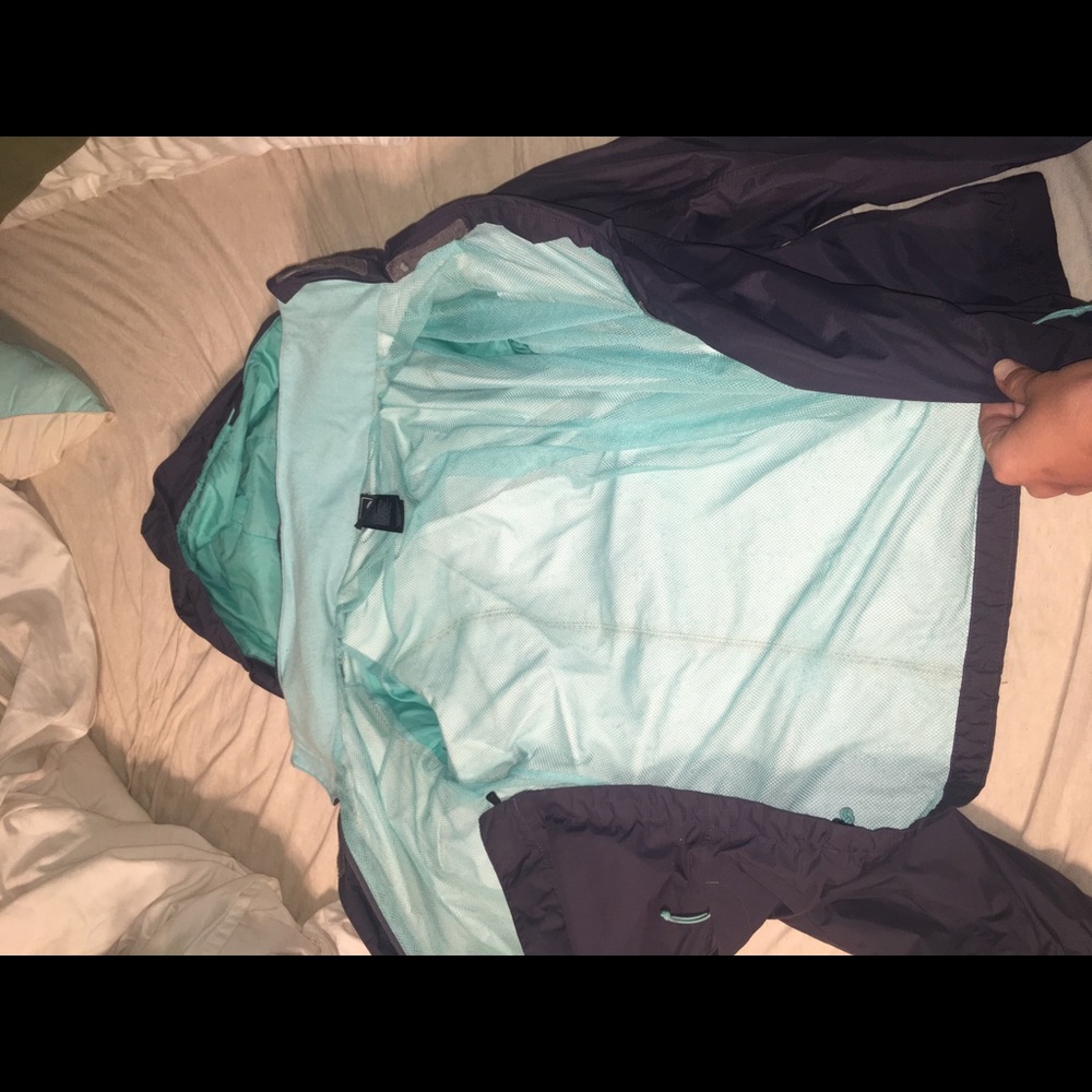 North face women’s raincoat size medium